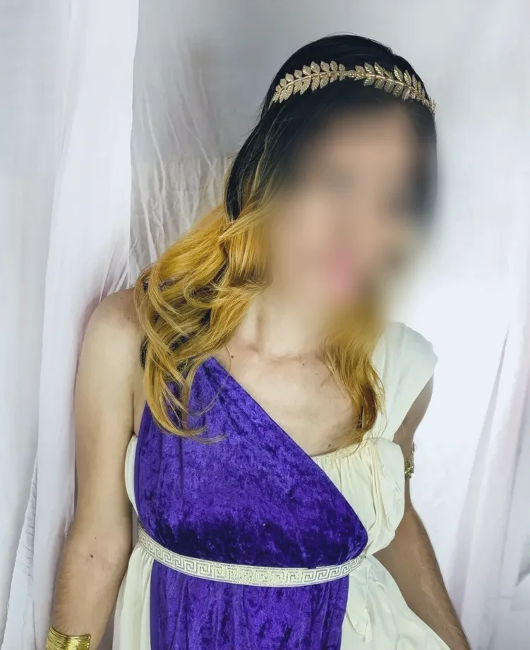 Amy, 34