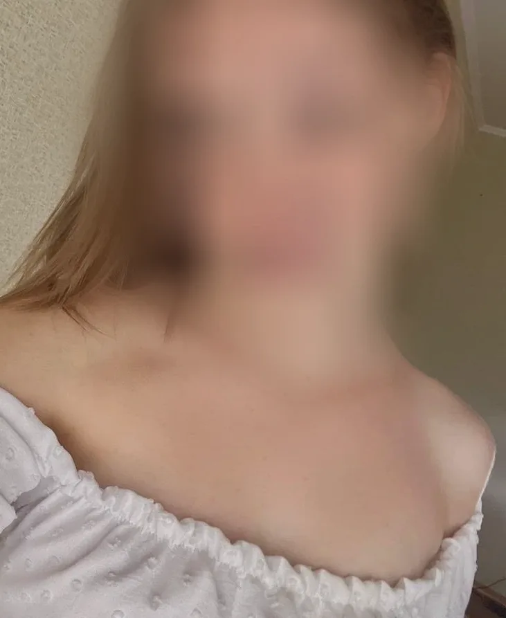 Sophie, 34